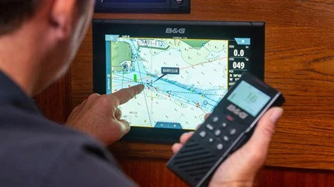 BG V60 VHF Radio with DSC &amp; AIS Receiver (000-14471-001)